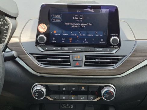 Used 2024 Nissan Altima 2.5 SV FWD image 20