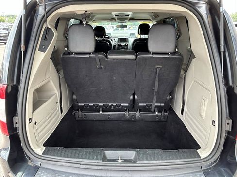 Used 2013 Chrysler Town & Country Touring FWD image 16