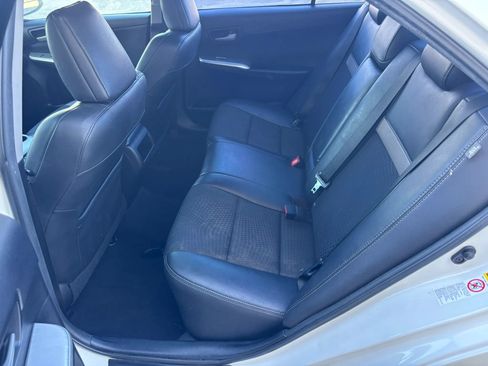 Used 2014 Toyota Camry SE FWD image 14