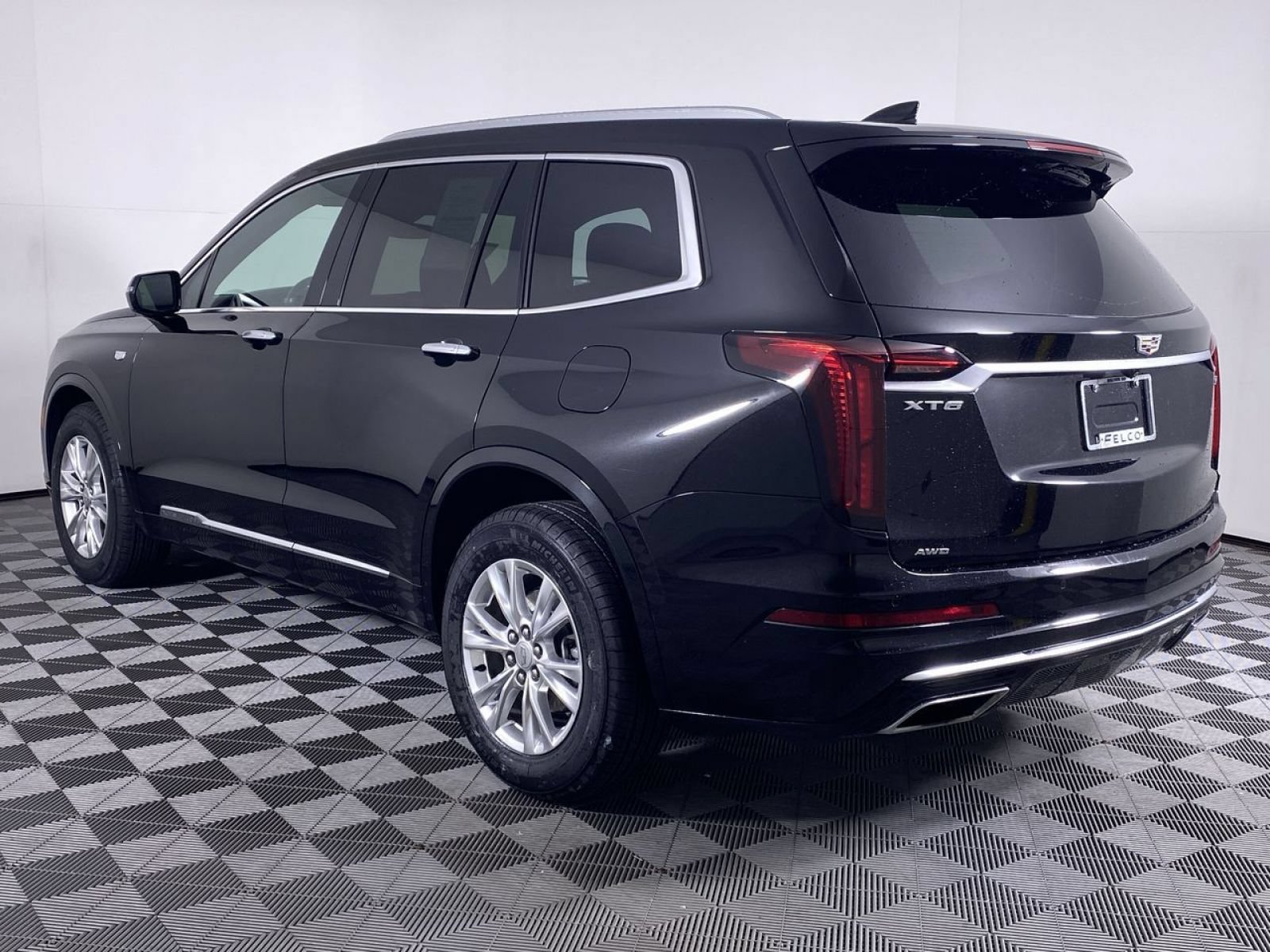 Certified 2024 Cadillac XT6 Luxury w/ LPO, Floor Liner Package AWD/4WD image 19