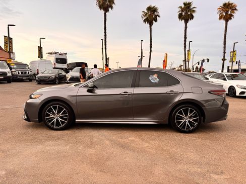 Used 2023 Toyota Camry SE FWD image 4