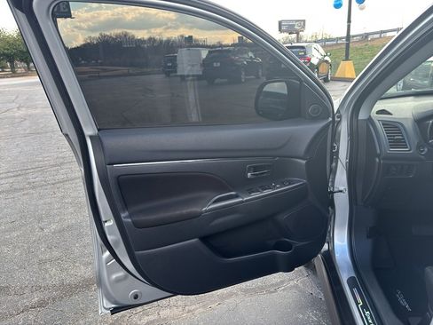 Used 2023 Mitsubishi Outlander Sport ES image 18
