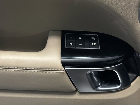 Used 2017 Land Rover Range Rover Sport HSE image 13