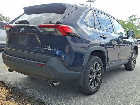 Used 2022 Toyota RAV4 XLE Premium AWD/4WD image 5