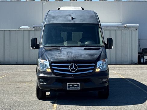 Used 2016 Mercedes-Benz Sprinter 2500 image 9