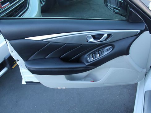 Used 2015 INFINITI Q50 Premium w/ Navigation Package RWD image 17