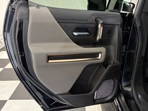 Used 2025 GMC Hummer EV 2X image 18