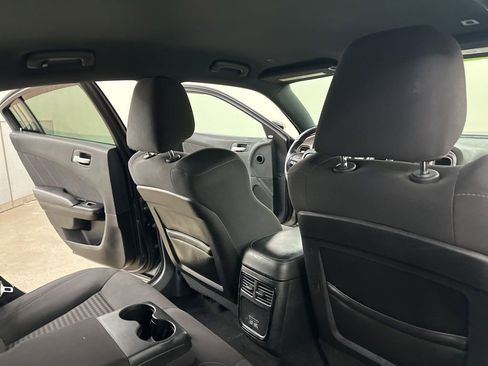 Used 2019 Dodge Charger R/T w/ Blacktop Package image 23