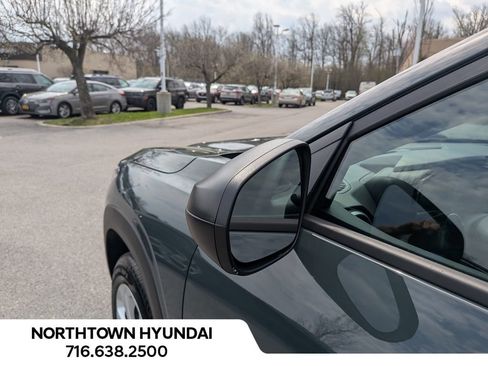 Used 2025 Chevrolet Trax LS FWD image 35