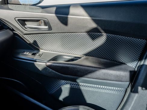 Used 2018 Toyota C-HR XLE image 22