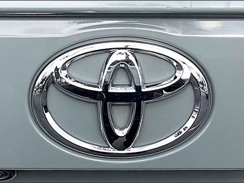 Used 2023 Toyota RAV4 XLE Premium image 30