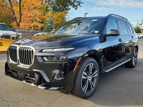 Certified 2024 BMW X7 xDrive40i w/ Executive Package image 3