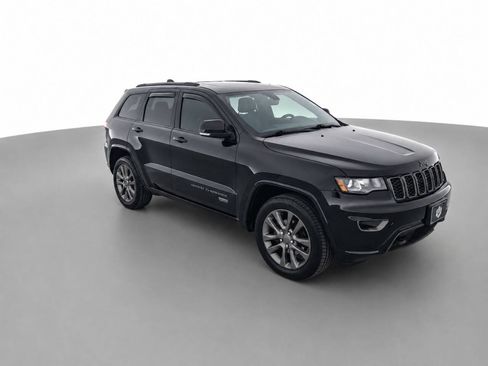 Used 2017 Jeep Grand Cherokee Limited 75th Anniversary AWD/4WD image 3