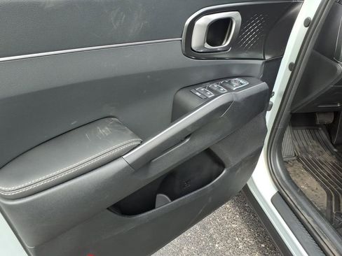 Used 2026 Kia Sorento LX FWD image 12