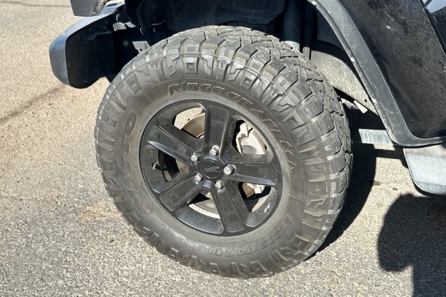 Certified 2021 Jeep Wrangler Unlimited Sahara AWD/4WD image 16