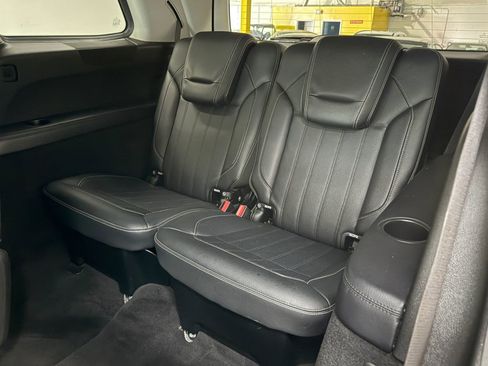 Used 2016 Mercedes-Benz GL 320 BlueTEC 4MATIC w/ Premium I Package image 20