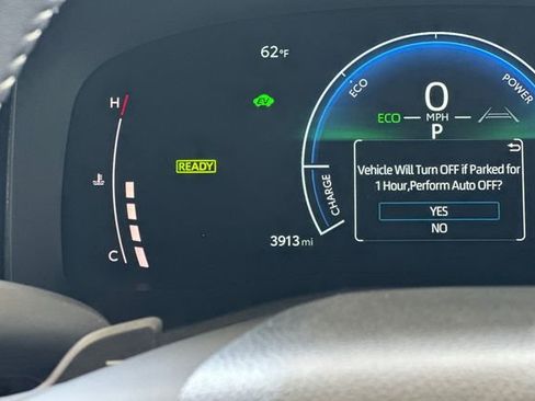 Used 2025 Toyota Camry SE FWD image 31