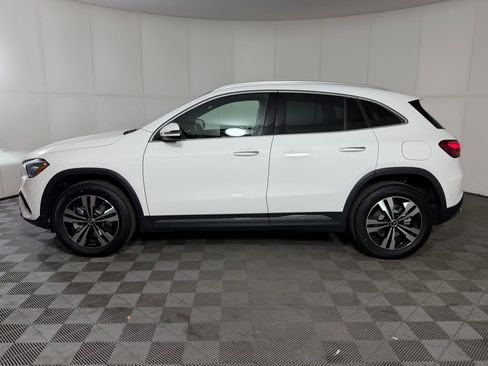 Used 2026 Mercedes-Benz GLA 250 4MATIC image 2
