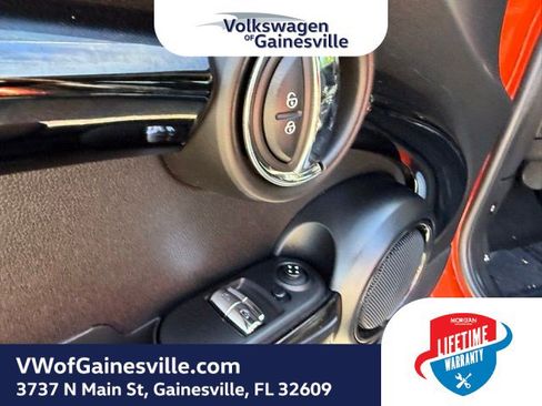 Used 2021 MINI Cooper 2-Door Hardtop image 14