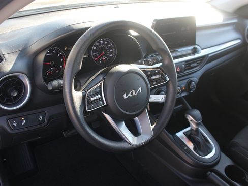 Used 2023 Kia Forte LXS w/ LXS Technology Package image 13