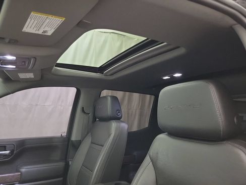 Certified 2022 GMC Sierra 1500 Denali w/ Denali Reserve Package AWD/4WD image 11