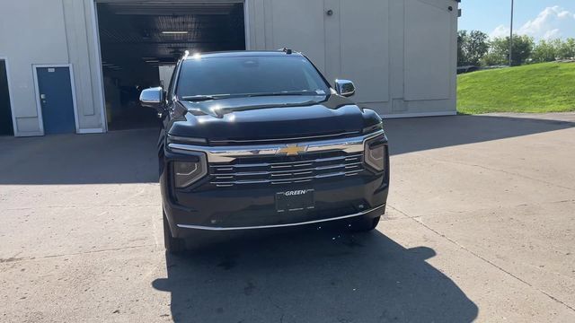 Used 2025 Chevrolet Tahoe Premier AWD/4WD image 3