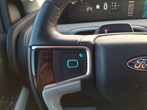 Certified 2025 Ford Expedition Max Platinum image 23