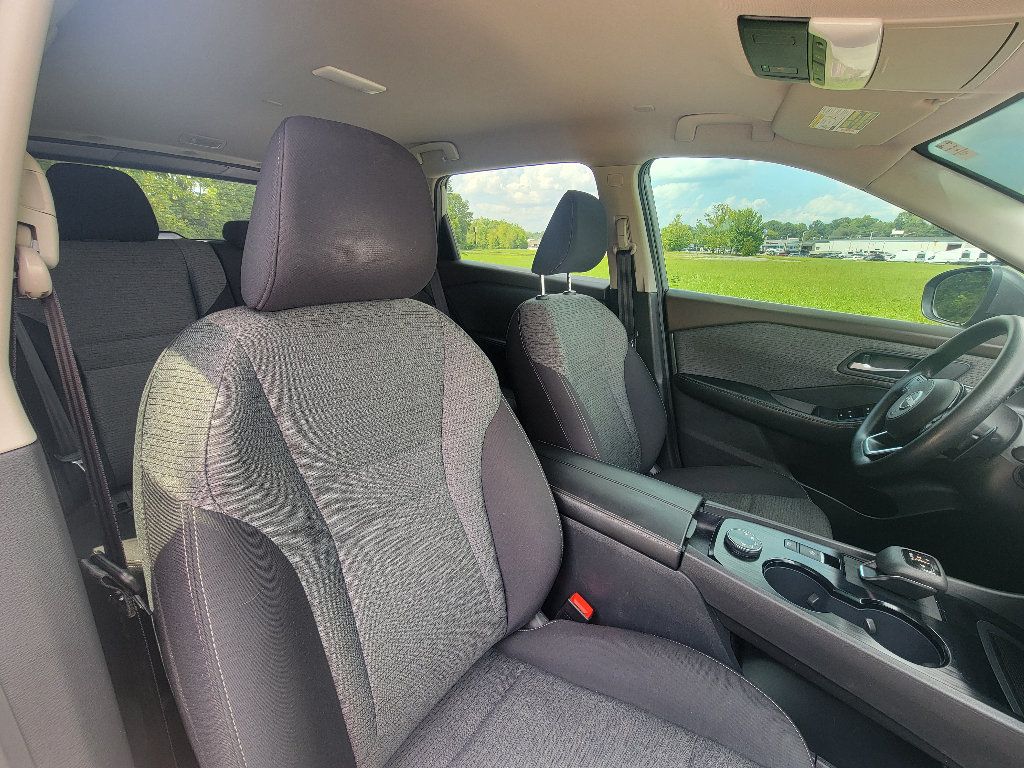 Used 2022 Nissan Rogue SV AWD/4WD image 29