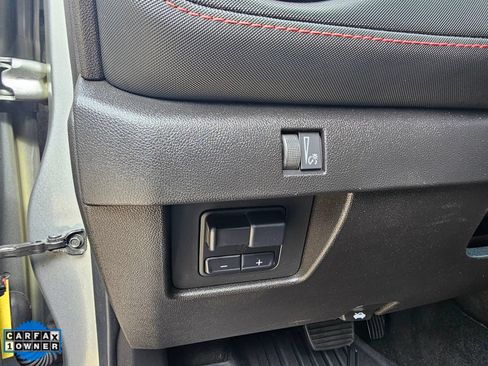 Used 2025 Chevrolet Colorado Z71 AWD/4WD image 18