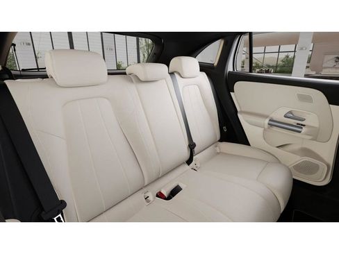 New 2026 Mercedes-Benz GLA 250 4MATIC image 5