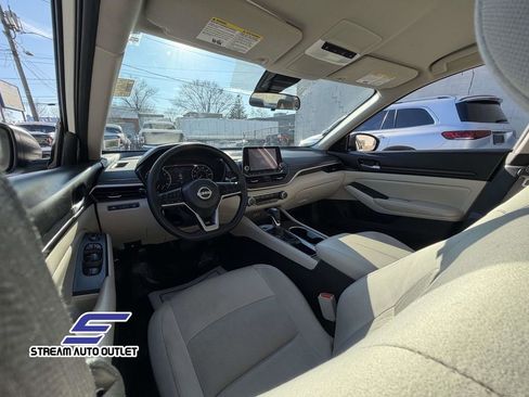 Used 2024 Nissan Altima 2.5 SV image 28