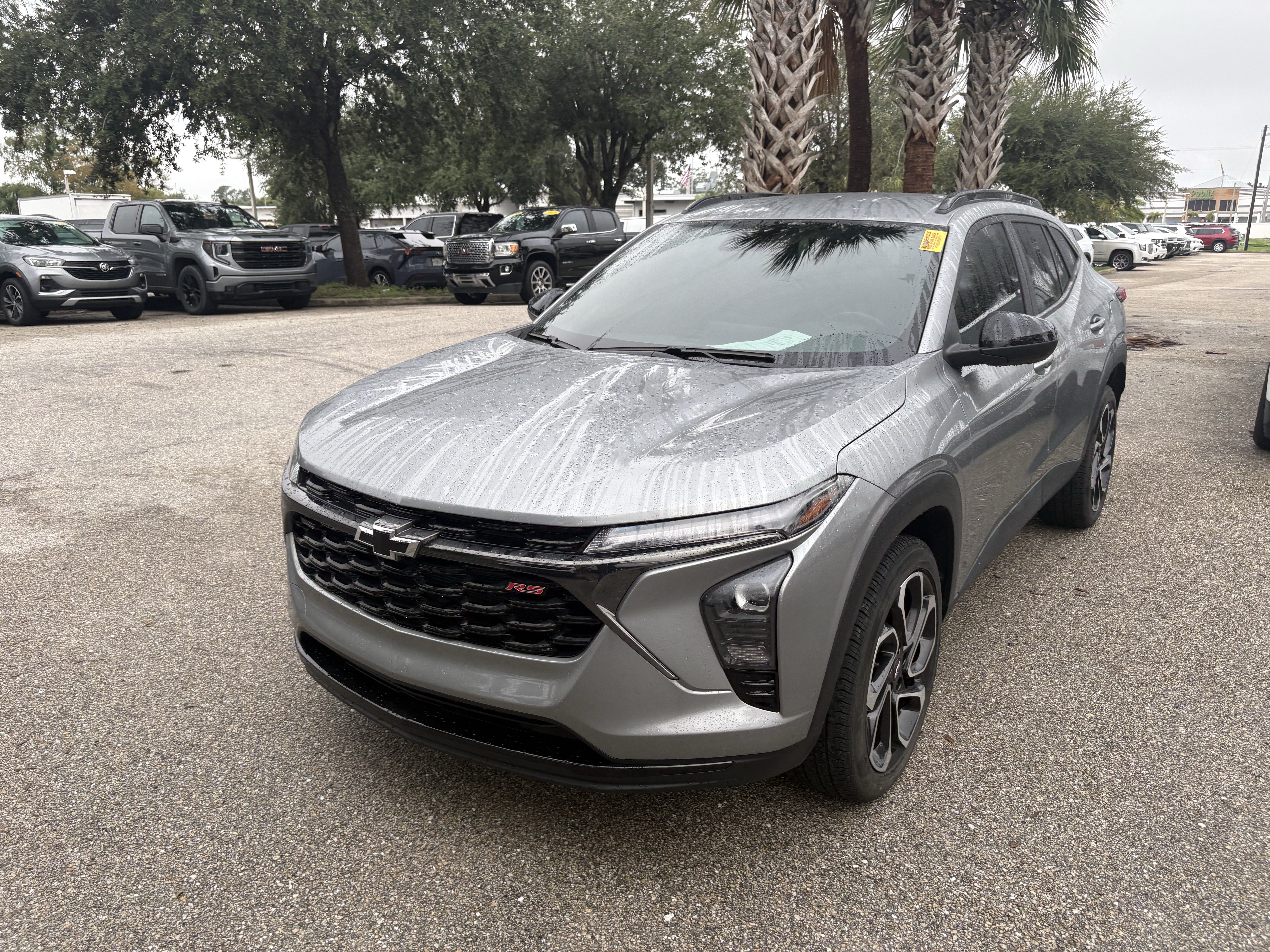 Used 2024 Chevrolet Trax RS FWD image 3