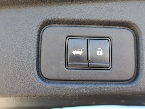 Used 2022 Nissan Pathfinder SL image 29