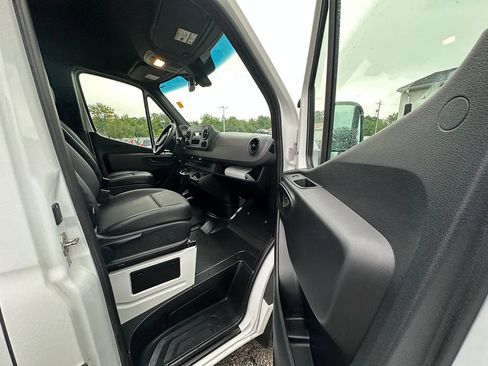 Used 2022 Mercedes-Benz Sprinter 1500 image 20