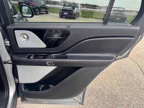 Used 2021 Lincoln Aviator Grand Touring w/ Equipment Group 302A AWD/4WD image 35