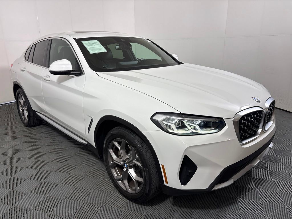 Used 2022 BMW X4 xDrive30i w/ Premium Package 2 AWD/4WD image 4