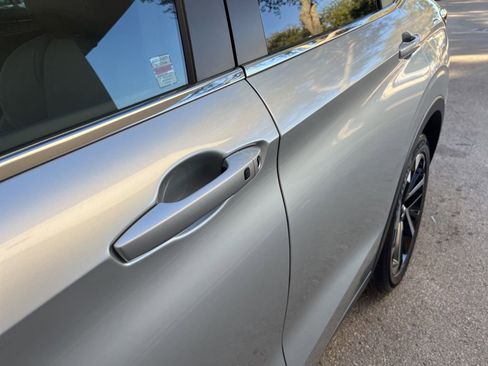 New 2025 Mitsubishi Outlander SE image 11