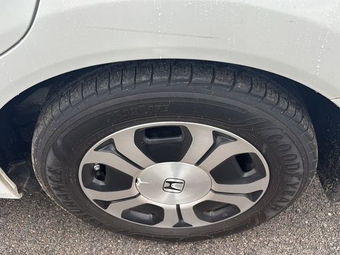 Used 2013 Honda Civic Hybrid Sedan image 20