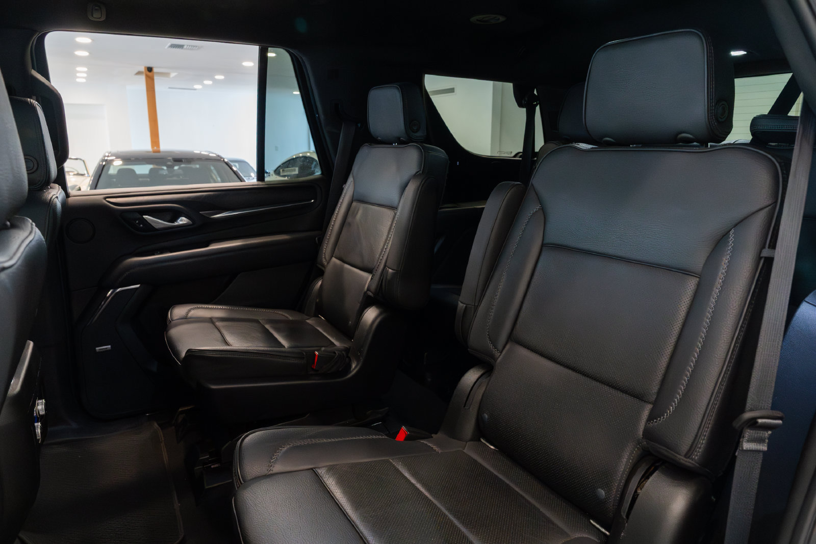 Used 2022 GMC Yukon Denali AWD/4WD image 13