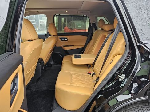 Certified 2023 Nissan Rogue Platinum image 13