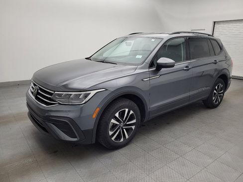 Used 2022 Volkswagen Tiguan S image 2
