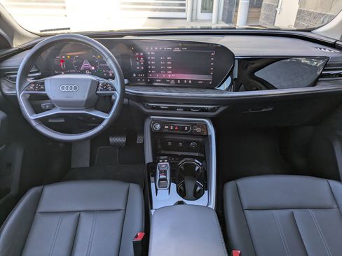 Used 2025 Audi Q5 Premium w/ Convenience Package AWD/4WD image 23