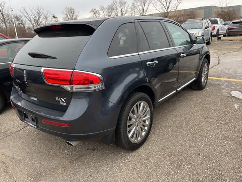 Used 2013 Lincoln MKX AWD image 16