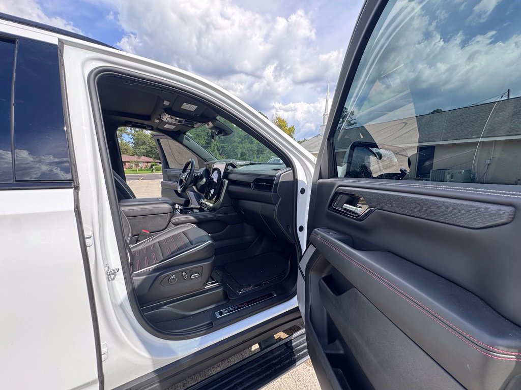 Used 2025 GMC Yukon AT4 Ultimate AWD/4WD image 27