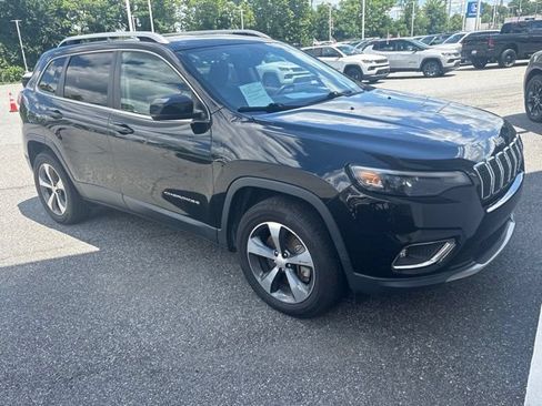 Used 2019 Jeep Cherokee Limited AWD/4WD image 6