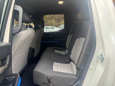 Used 2025 Toyota Tacoma TRD Off-Road image 25