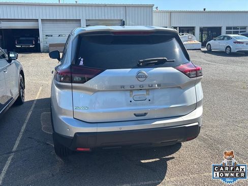 Used 2025 Nissan Rogue S FWD image 10