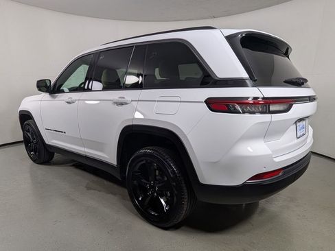New 2026 Jeep Grand Cherokee Limited w/ Limited Altitude Package RWD image 6