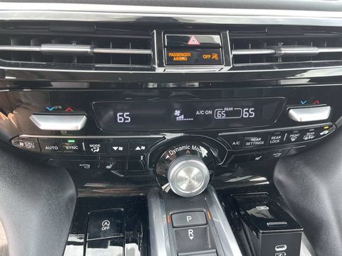 Used 2023 Acura MDX SH-AWD w/ Technology Package image 19