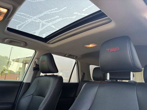 Used 2020 Toyota 4Runner TRD Off-Road Premium w/ Moonroof Package AWD/4WD image 20